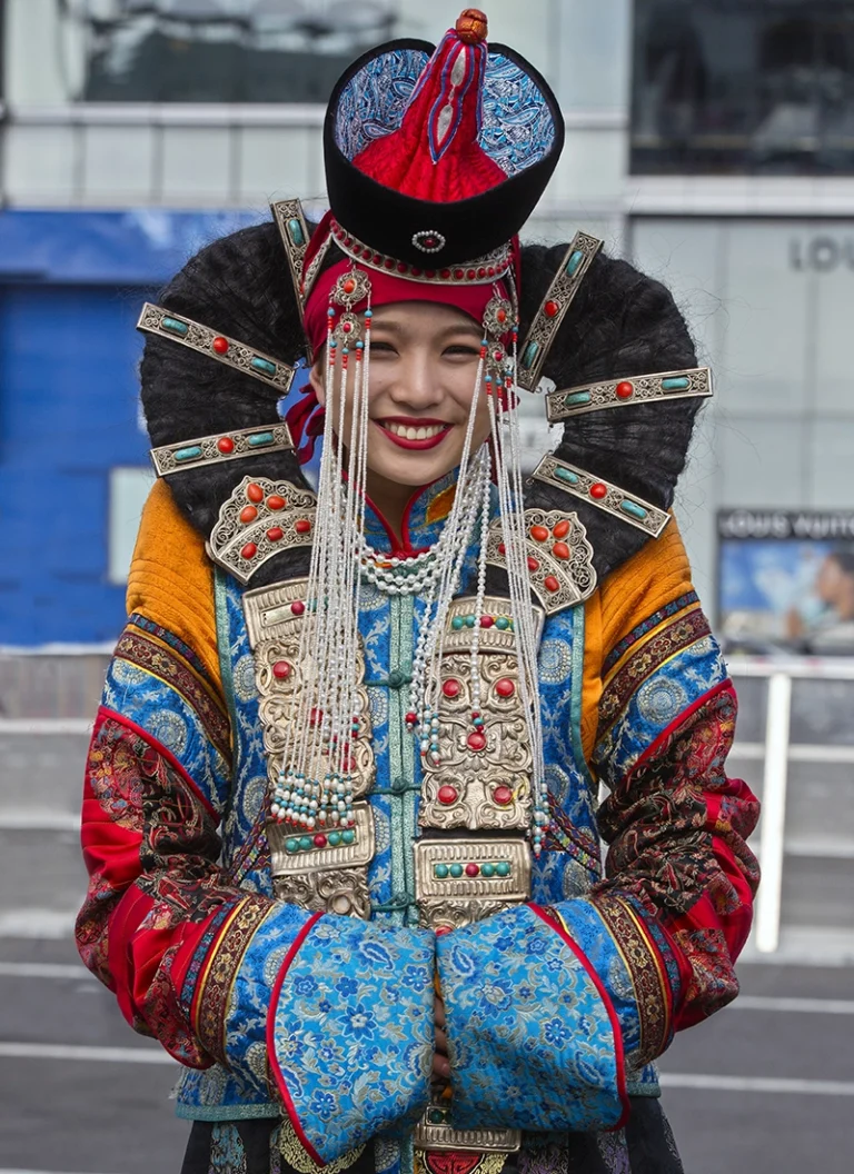 naadam_festival_deeltei_mongol (1)